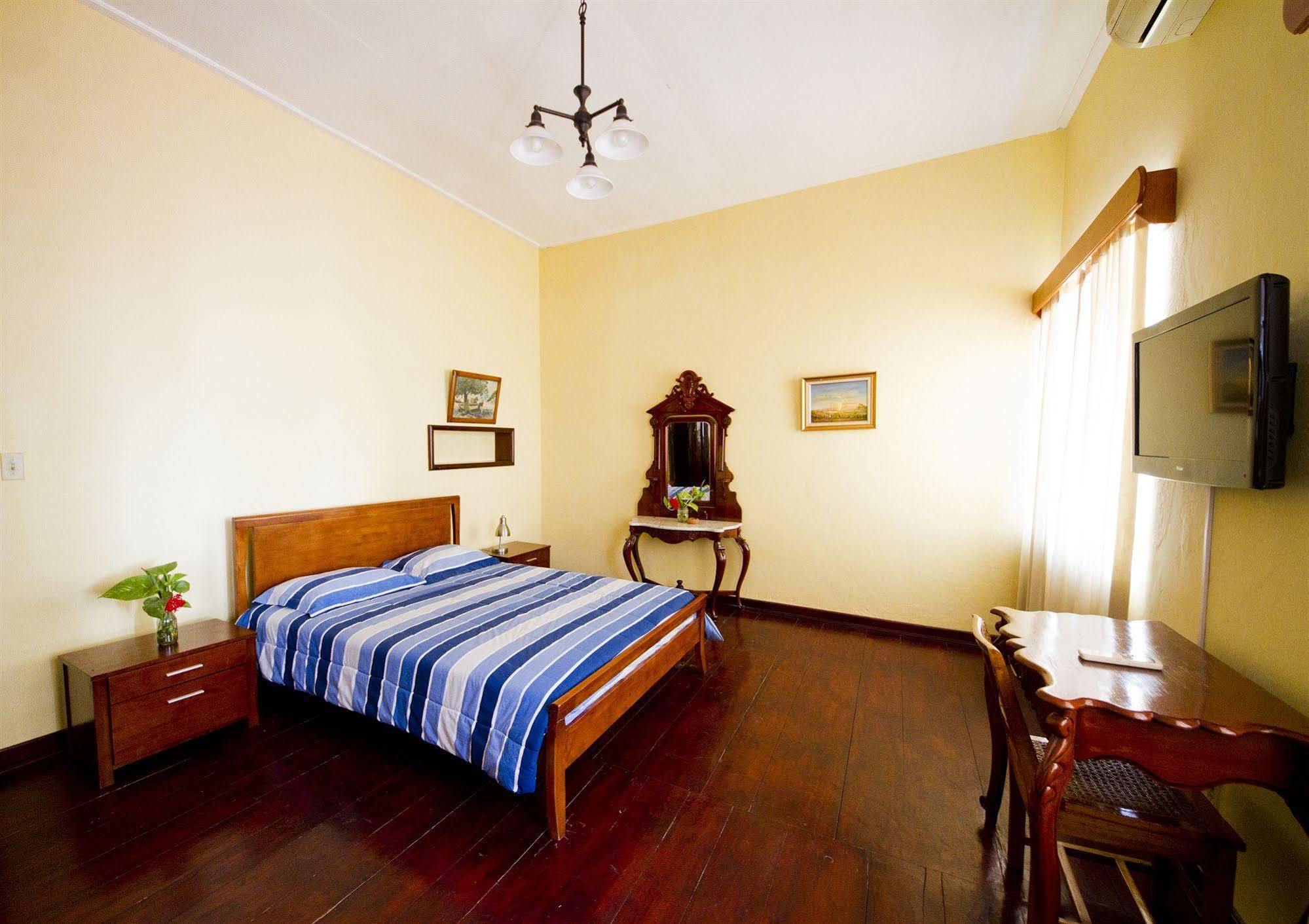 Hotel Mont Joli Cap-Haïtien Екстериор снимка